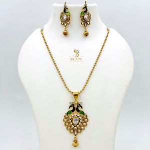 Fancy Peacock Pendant Chain 1231223