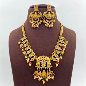 Short necklace 1540084